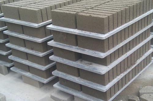 <a href=http://www.wzkangtong.cn/zjtb/ target=_blank class=infotextkey>PVC磚機托板</a>廠家